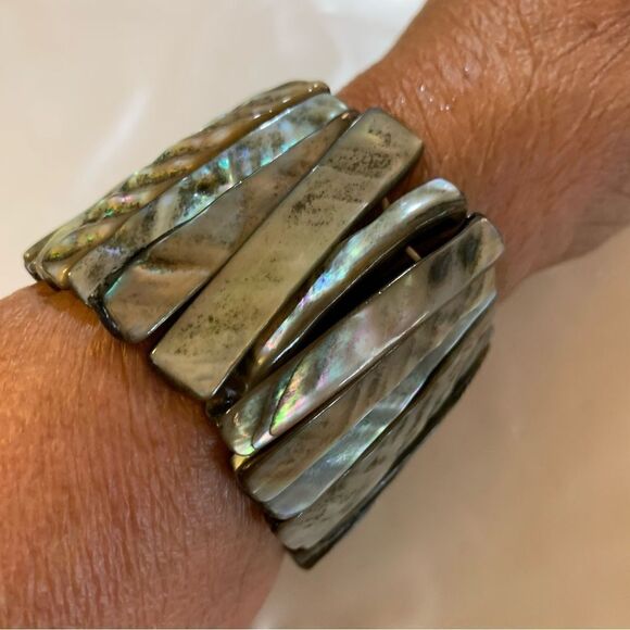 Abalone Shell Bracelet Wide 1.75” OSFA Vintage Boho Gypsy Gorgeous - Picture 5 of 6